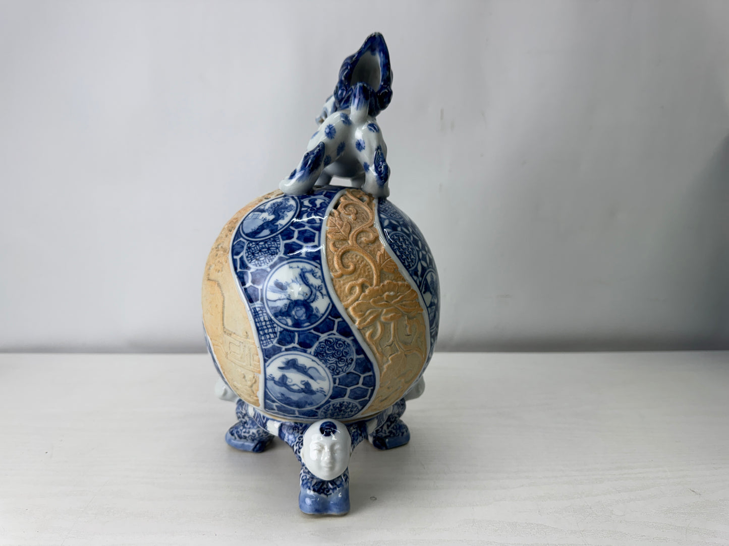 Y10016 KOURO Incense Burner Karako tripod signed Japan antique fragrance aroma