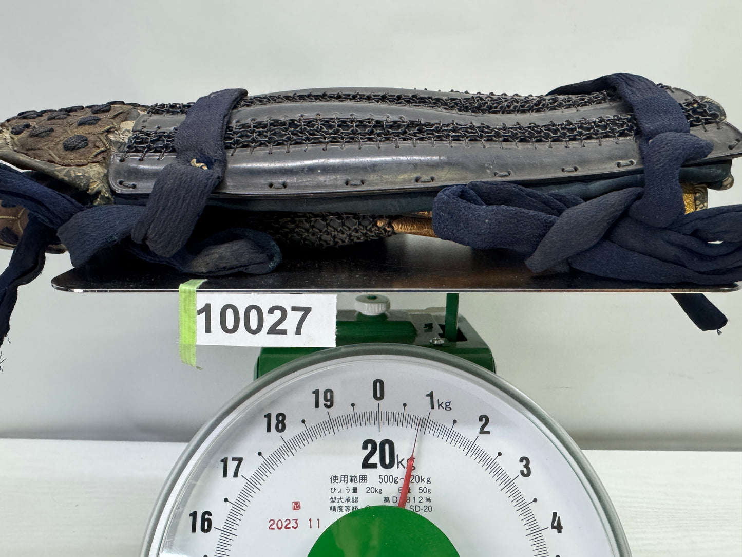 Y10027 YOROI Iron Shin guards Samurai bugu Japan antique armor protector gear