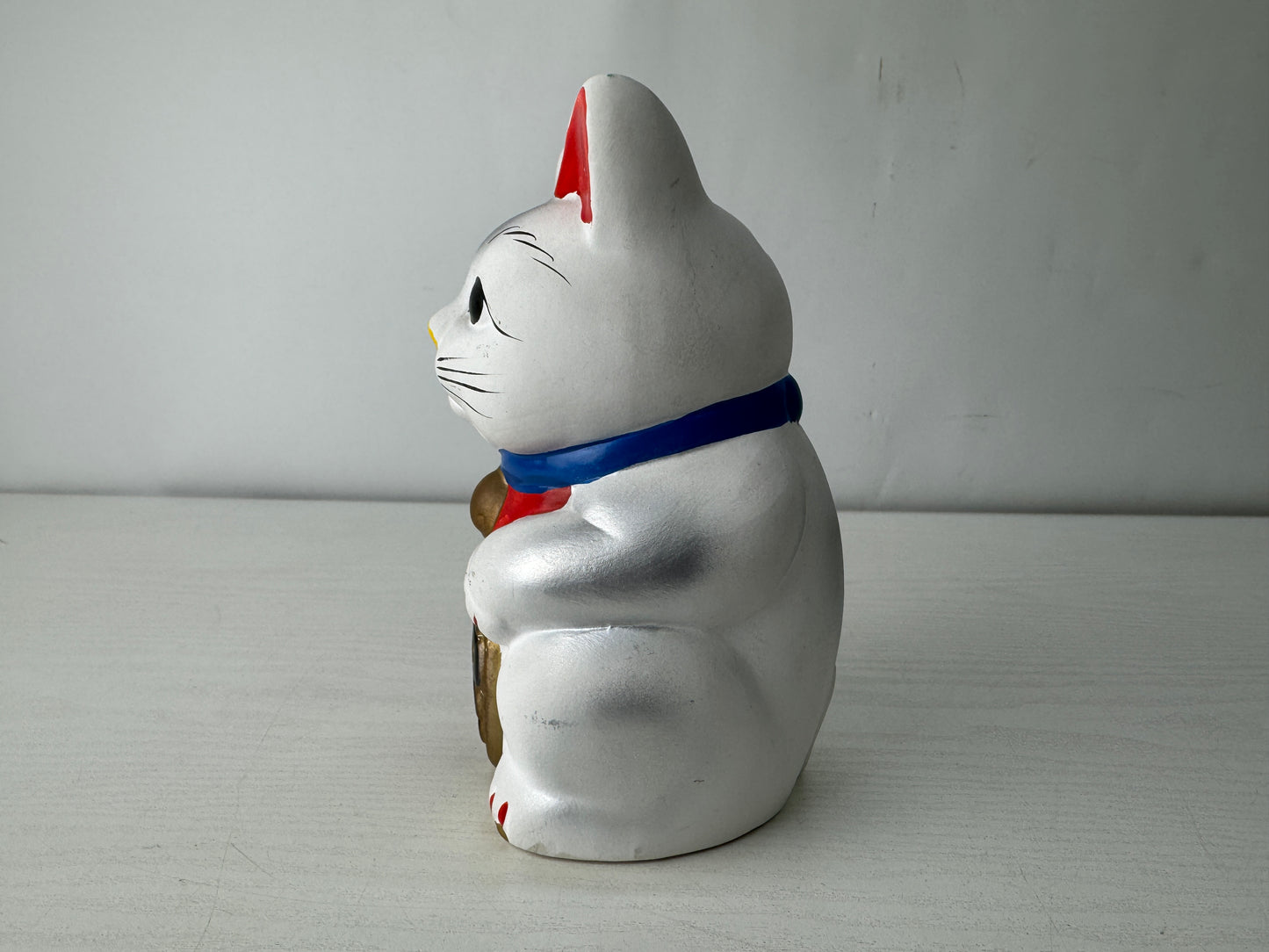 Y10036 OKIMONO ceramic Maneki-neko figurine lucky charm Japan antique interior