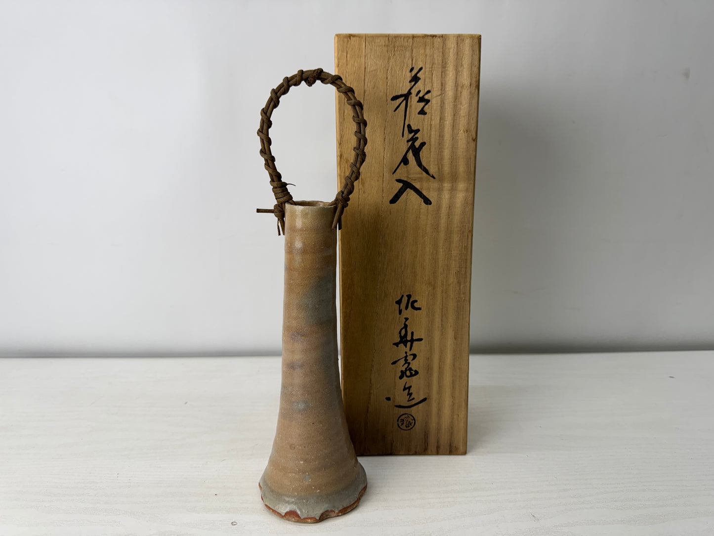 Y10044 FLOWER VASE Hagi-ware signed box Japan antique ikebana floral arrangement