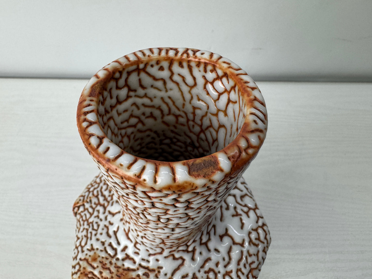 Y10046 FLOWER VASE Shino-ware signed box Japan antique ikebana floral decor