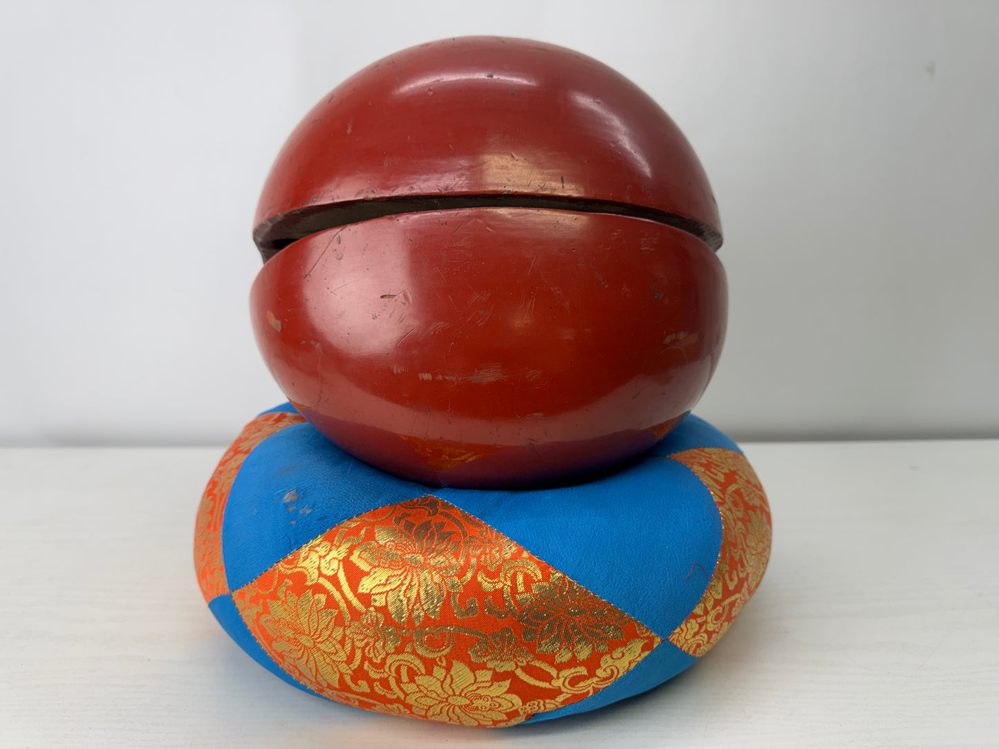 Y10048 MOKUGYO vermilion-lacquered Buddhist Monk Instrument signed Japan antique