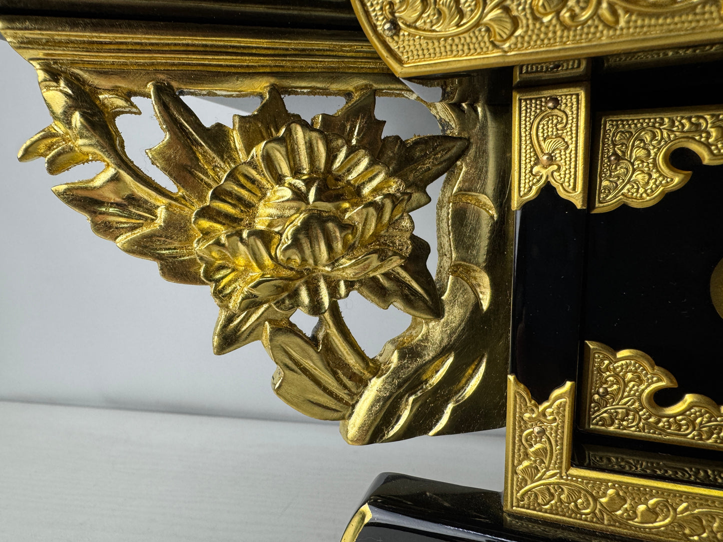 Y10049 Buddhist Altar Equipment Black lacquer Gold leaf Japan antique Buddhism