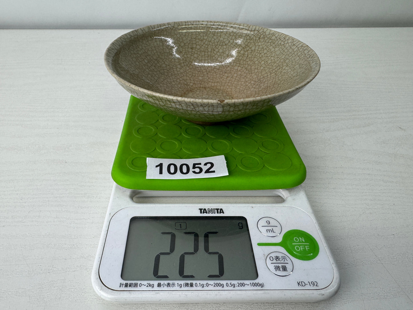 Y10052 CHAWAN Mino-ware flat bowl signed Japan antique tea ceremony pottery cup
