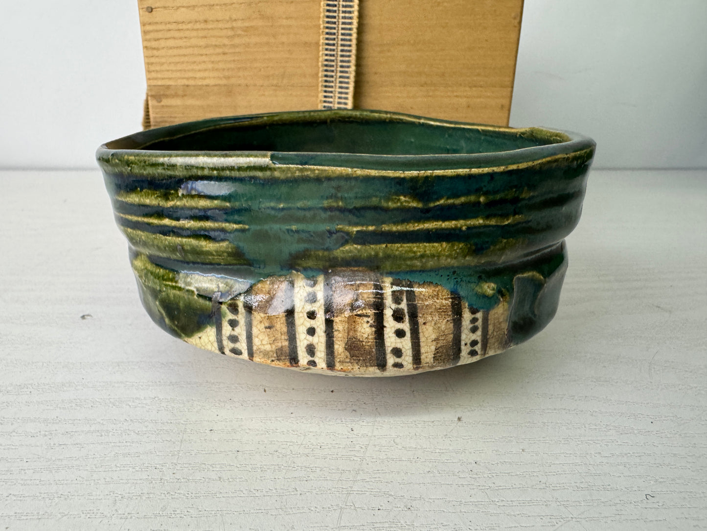 Y10094 CHAWAN Oribe-ware bowl signed box Japan antique tea ceremony pottery cup