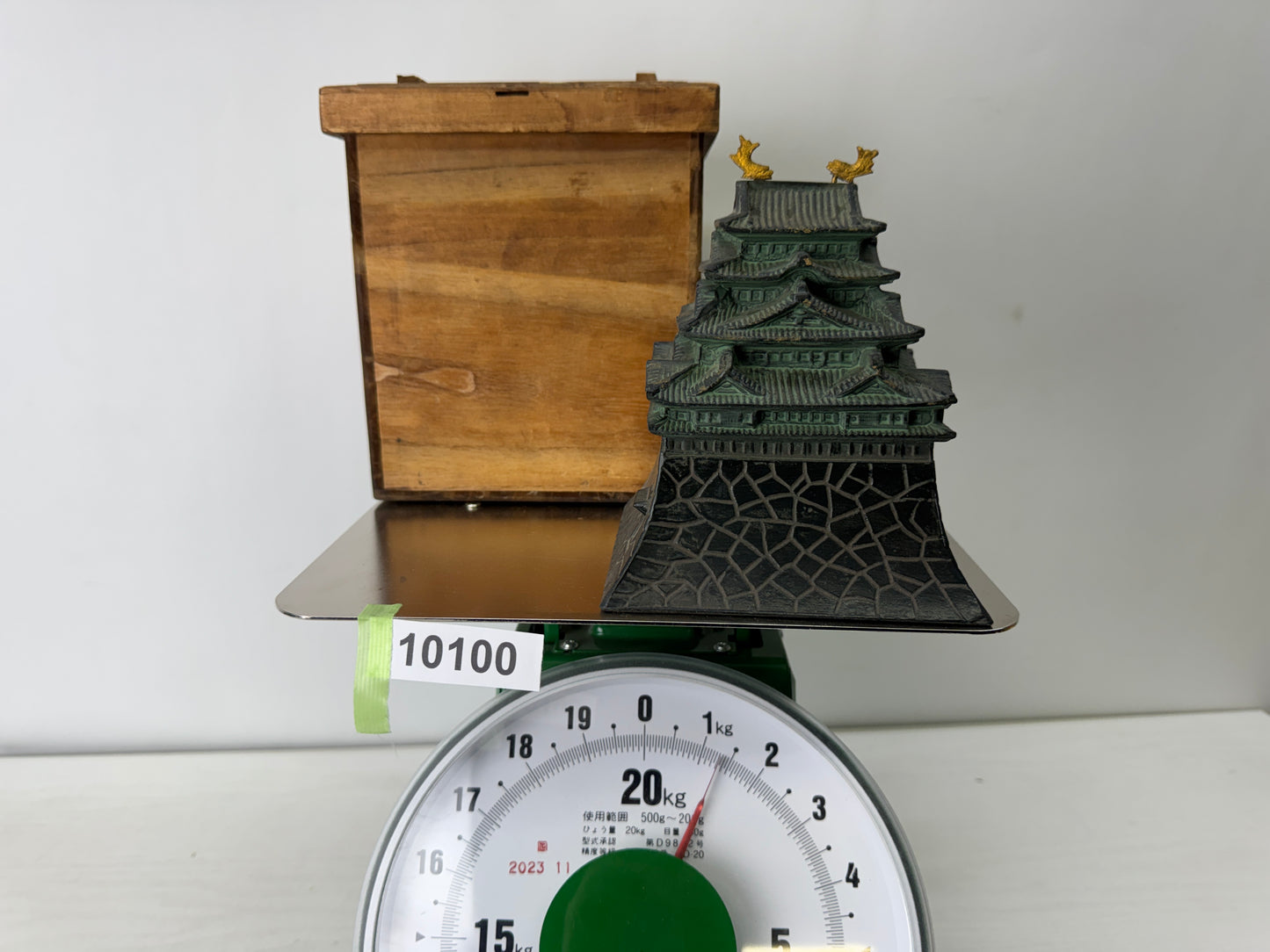 Y10100 OKIMONO metal Nagoya Castle figure figurine box Japan antique interior