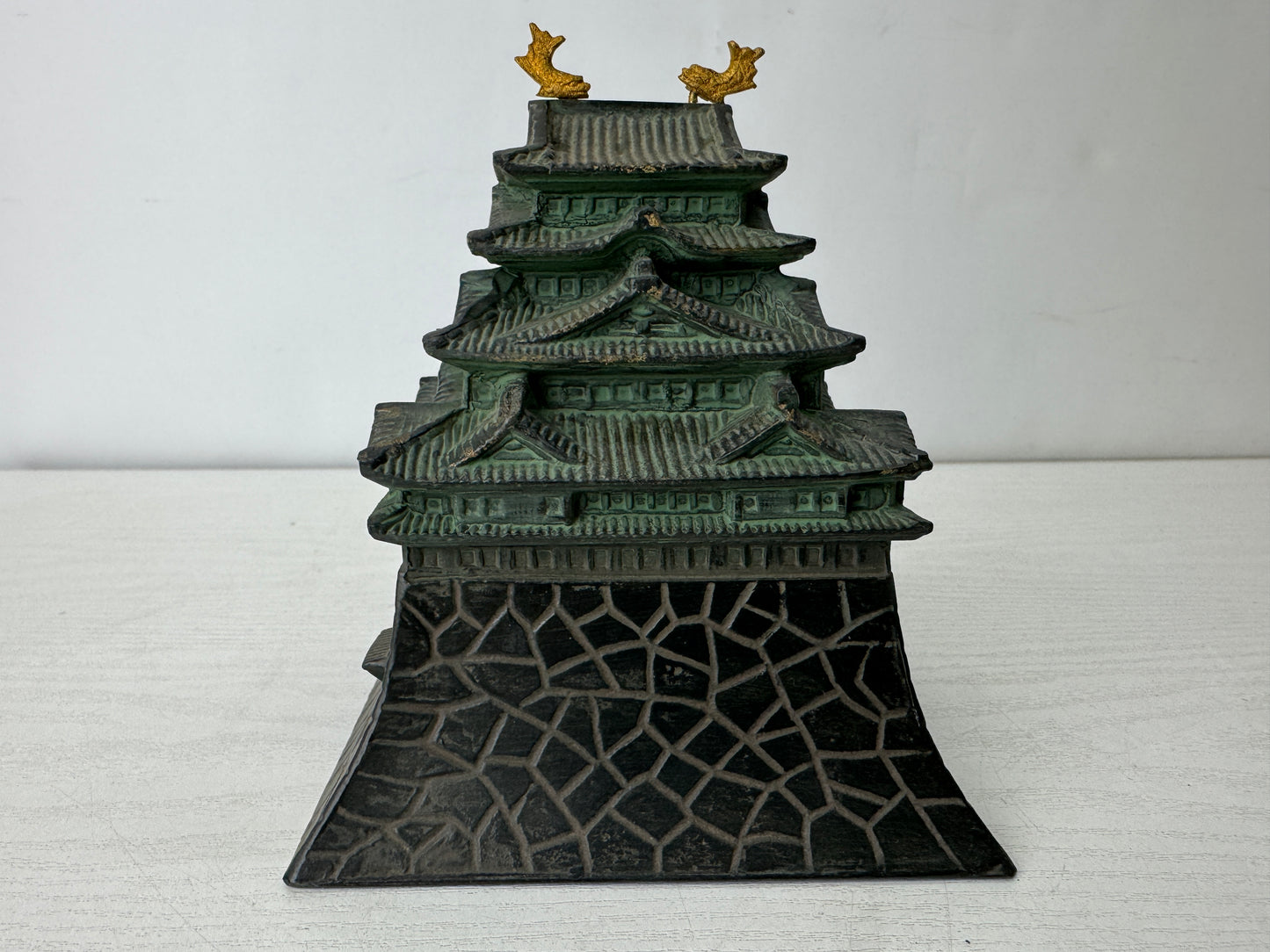 Y10100 OKIMONO metal Nagoya Castle figure figurine box Japan antique interior