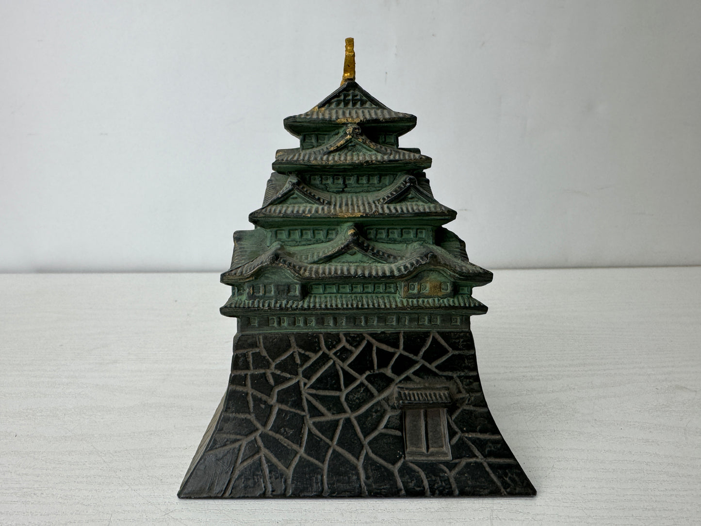 Y10100 OKIMONO metal Nagoya Castle figure figurine box Japan antique interior
