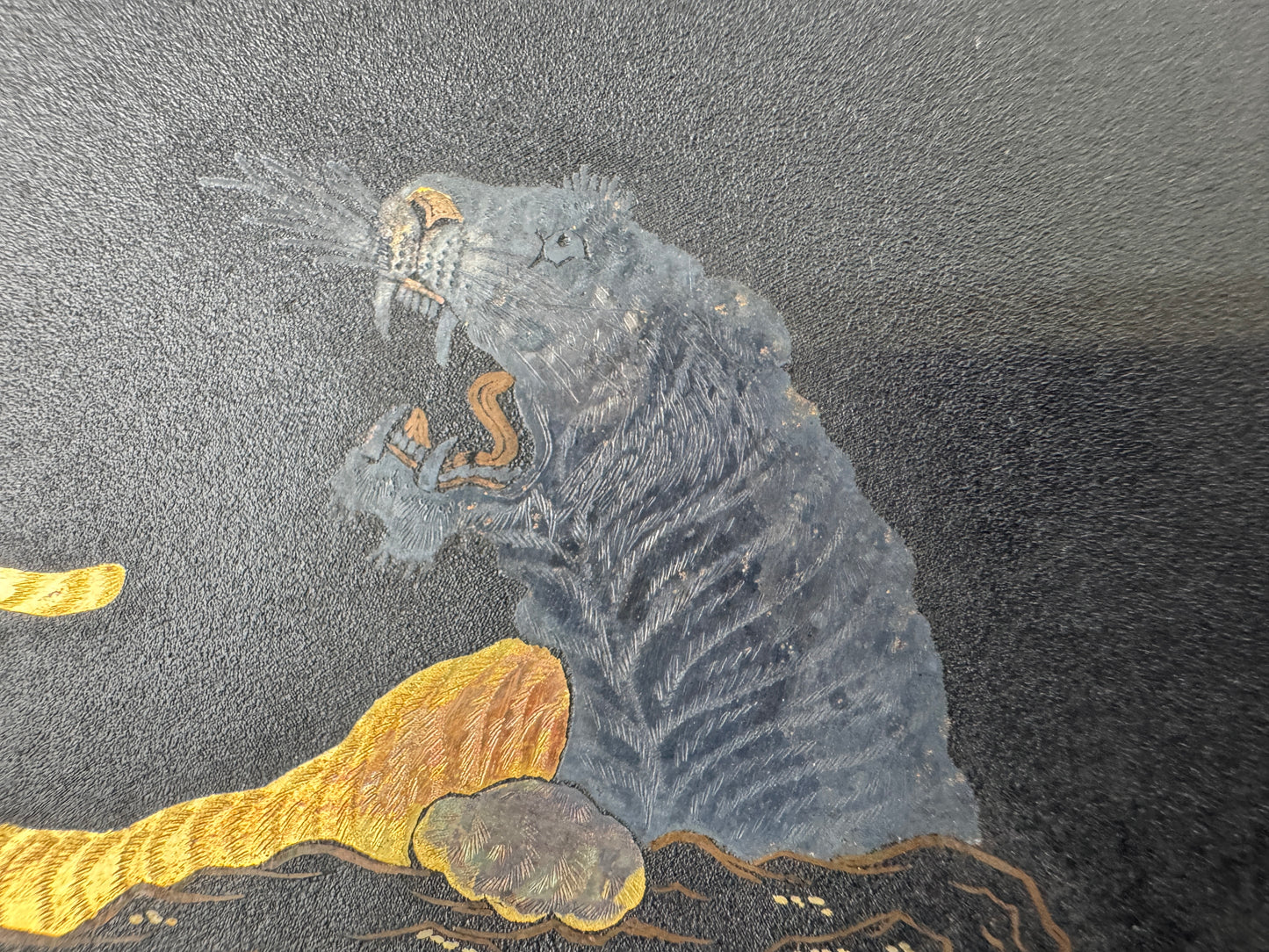 Y10109 DISH Tiger gold silver inlay Decorative plate metal Japan antique decor