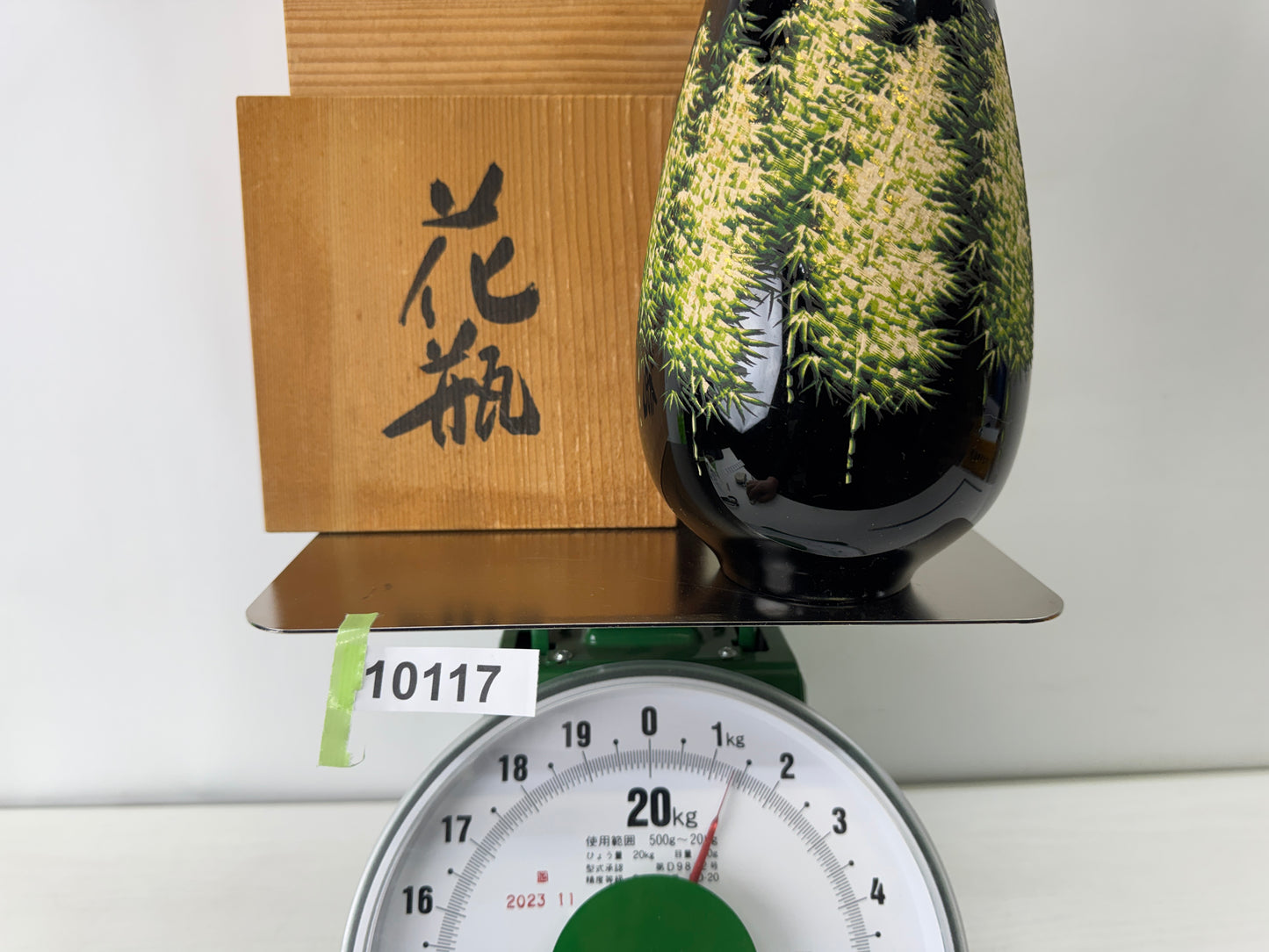 Y10117 FLOWER VASE Makie lacquer signed box Japan antique ikebana floral decor