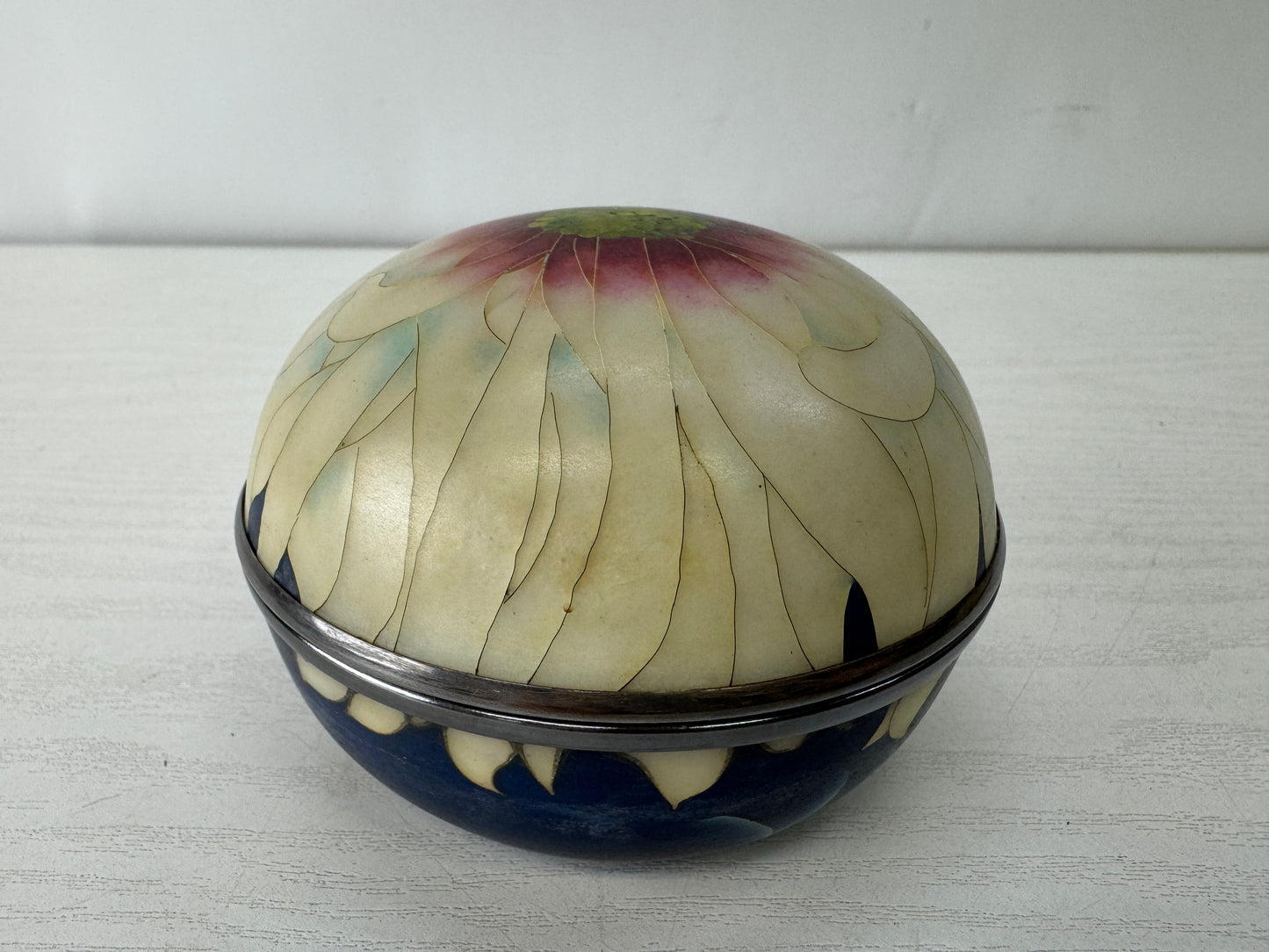 Y10129 BOX Cloisonne round Lidded container case signed scratched Japan antique