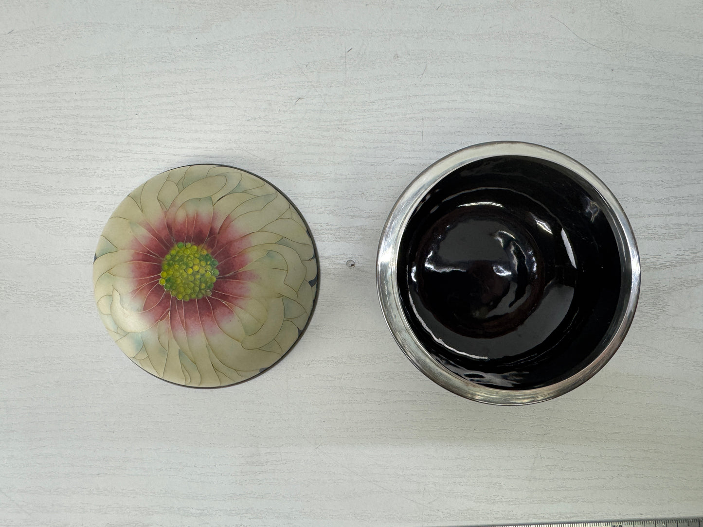 Y10129 BOX Cloisonne round Lidded container case signed scratched Japan antique