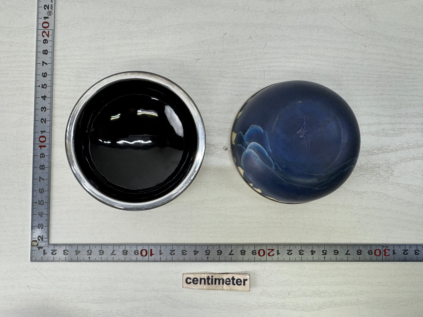 Y10129 BOX Cloisonne round Lidded container case signed scratched Japan antique