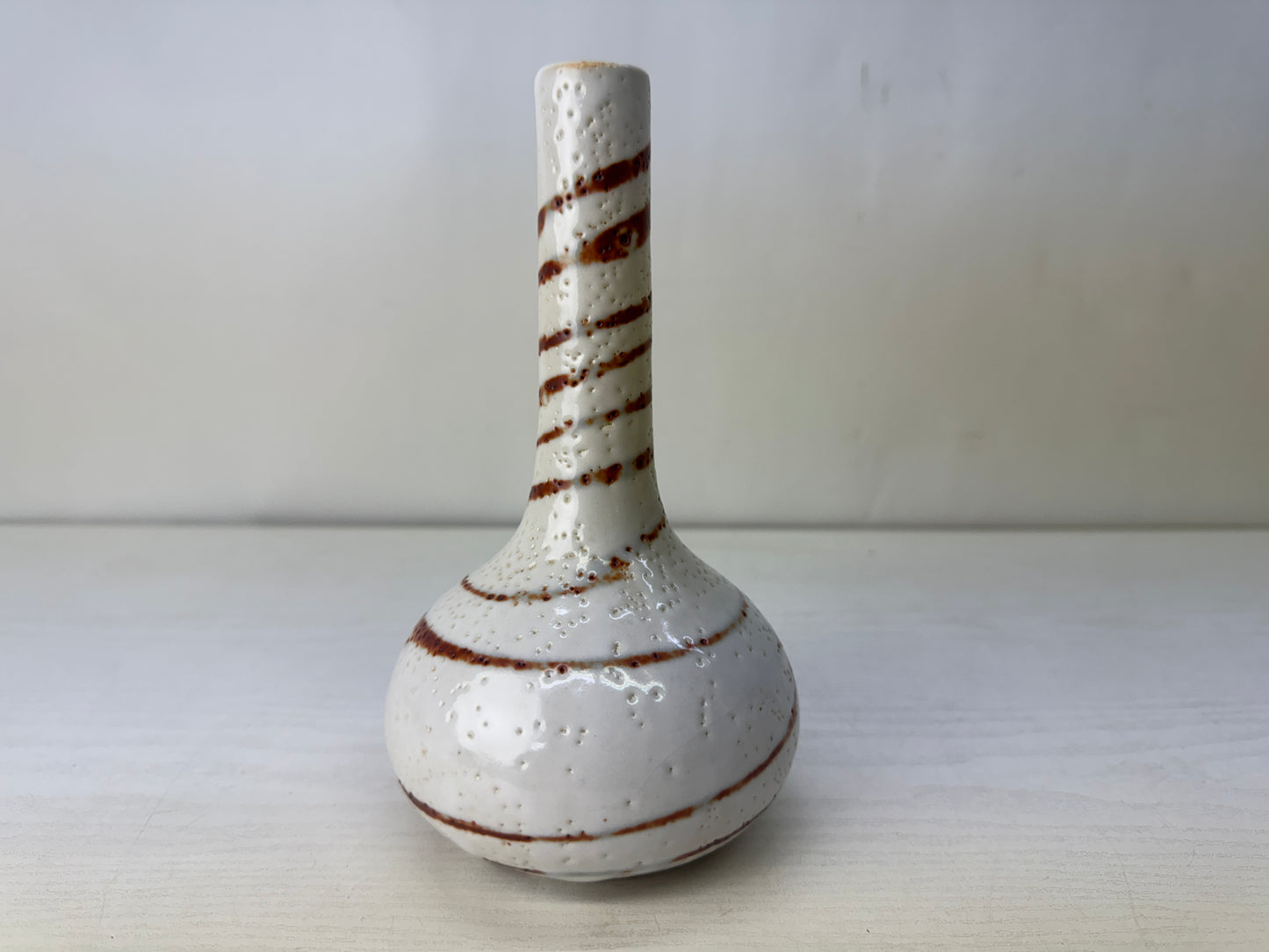 Y10138 FLOWER VASE Shino-ware signed box Japan antique ikebana floral interior