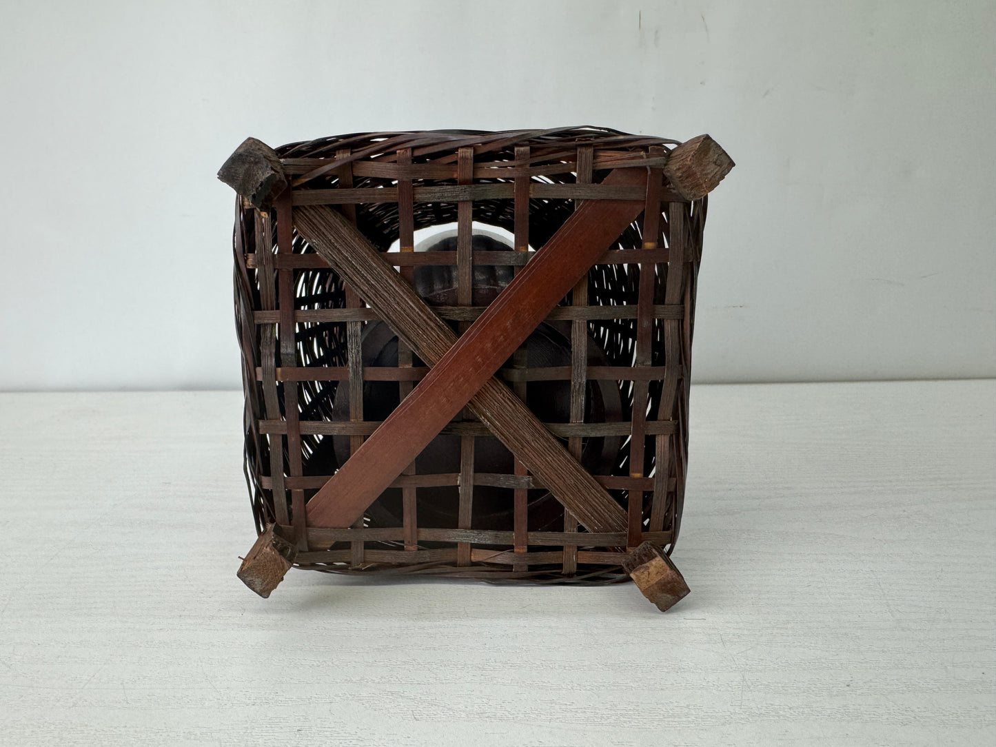 Y10141 Bamboo Woven Basket Hanging vase Japan antique ikebana floral decor