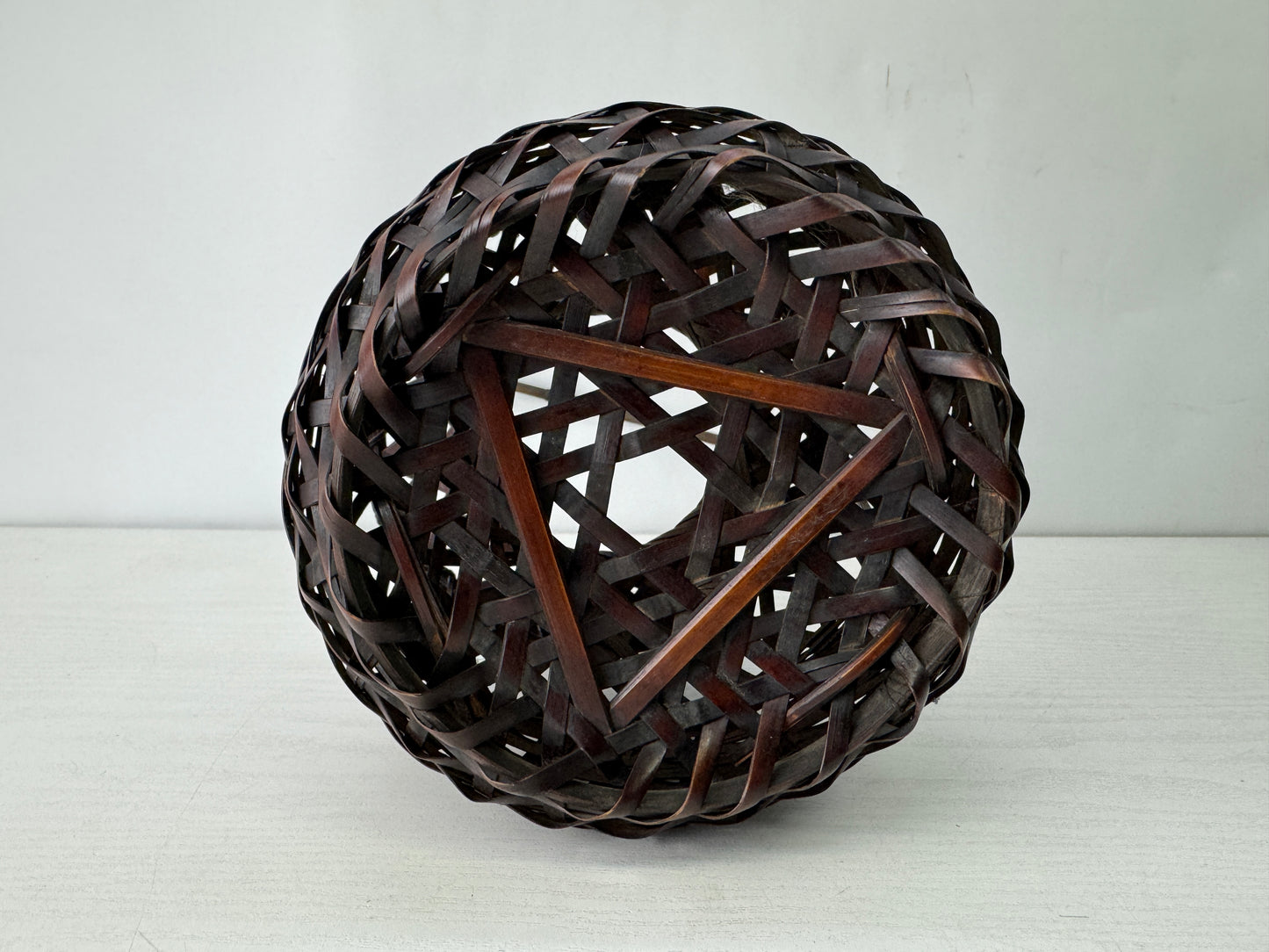 Y10142 Bamboo Woven Basket Flower vase signed Japan antique ikebana floral decor