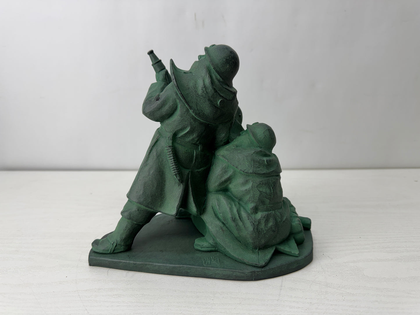 Y10172 OKIMONO metal Firefighter figurine signed Japan antique interior statue