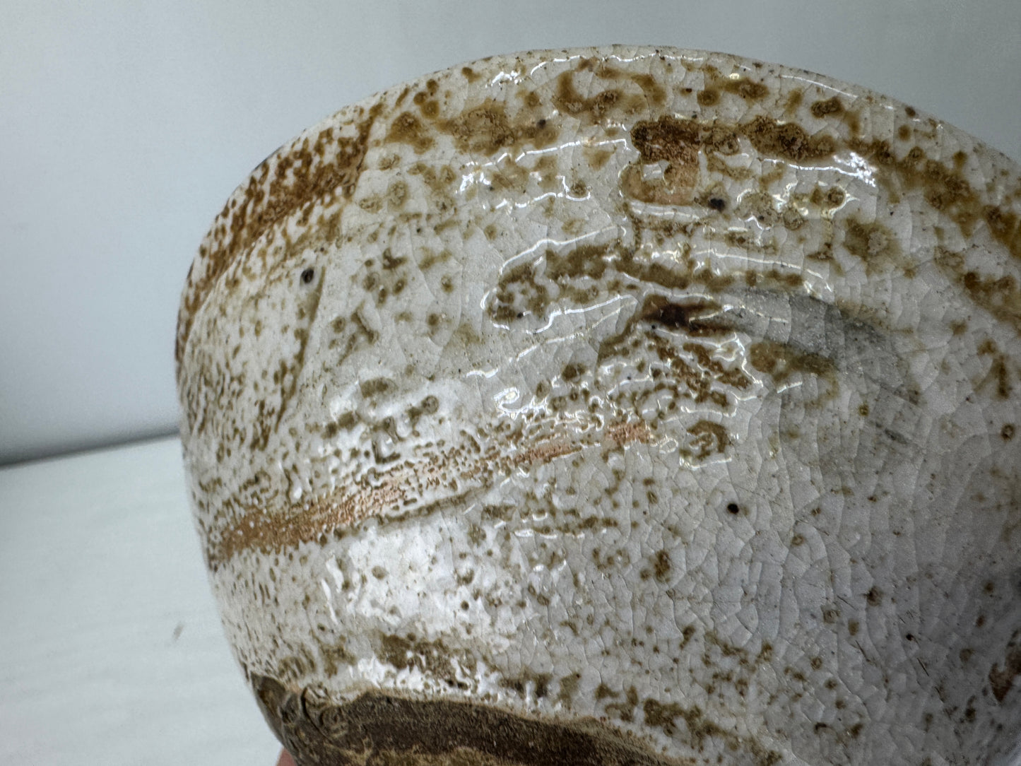 Y10181 CHAWAN Mino-ware flat bowl signed Japan antique tea ceremony pottery cup
