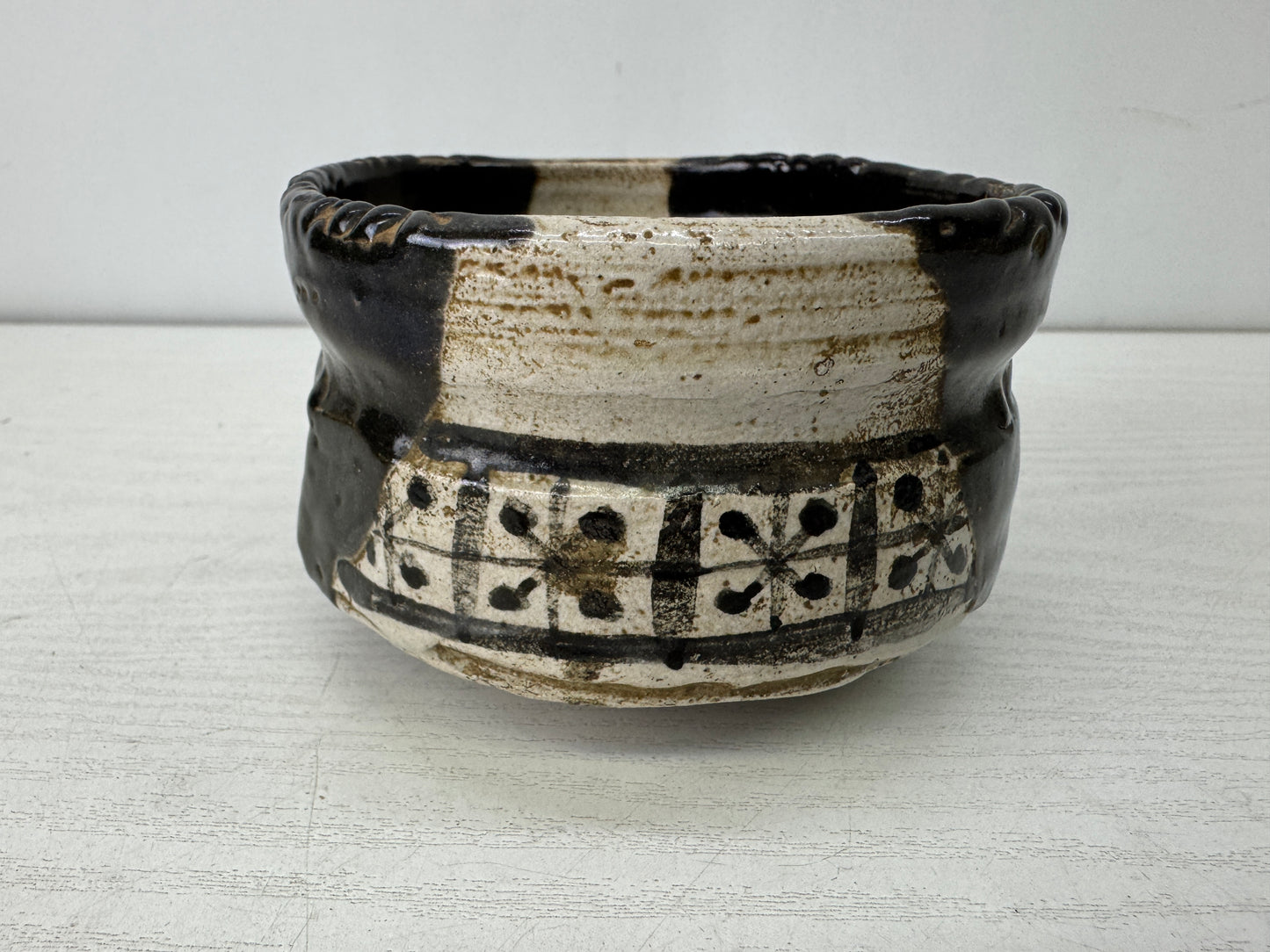 Y10182 CHAWAN Kuro Oribe bowl signed Japan antique tea ceremony pottery teacup