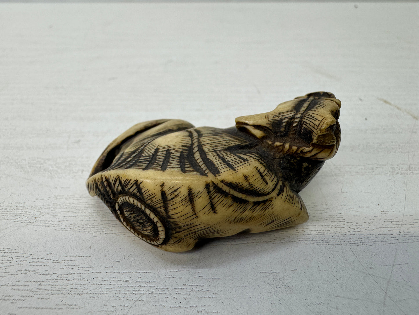 Y10223 NETSUKE Cow figure figurine Kotsu sagemono Japan antique kimono accessory