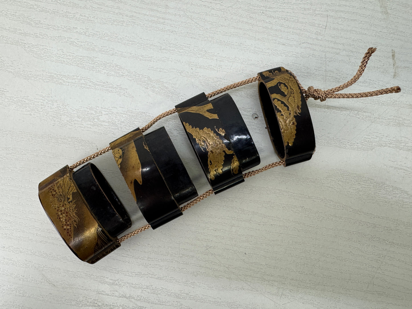 Y10225 INROU Makie Pill Box  netsuke Japan antique traditional kimono accessory