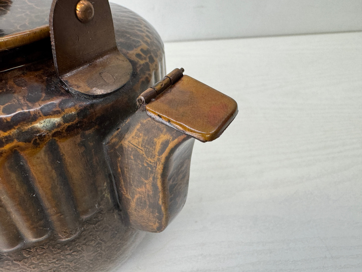 Y10232 KETTLE copper tea pot teapot hammered finish Japan antique kitchenware