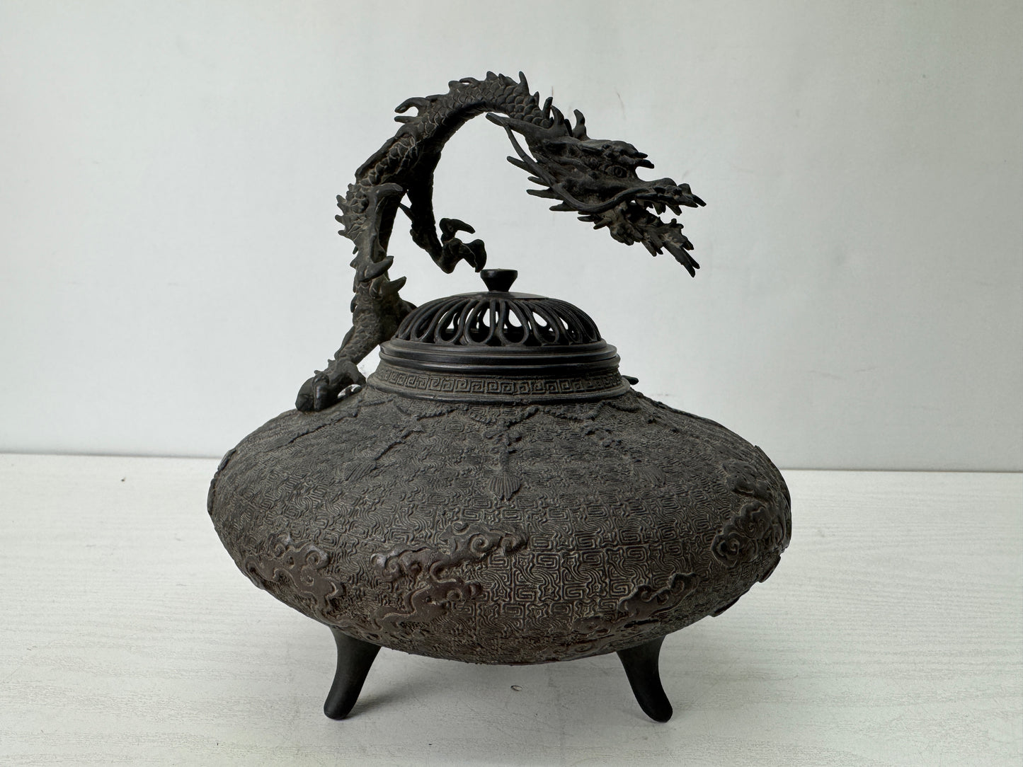Y10233 KOURO copper Dragon signed box Japan antique Incense Burner fragrance