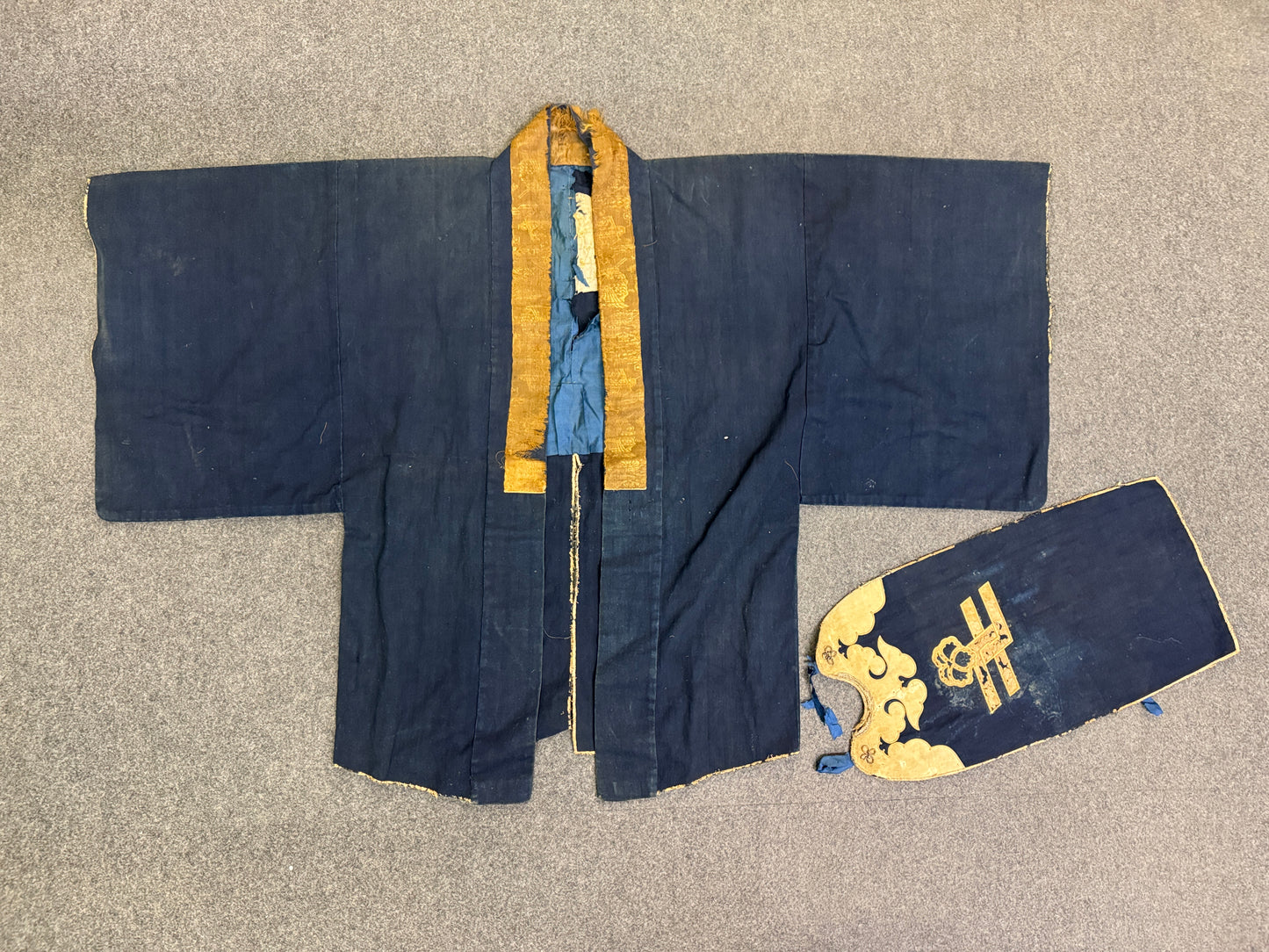 Y10246 HAPPI COAT Apron family crest embroidery Edo period Japan antique samurai