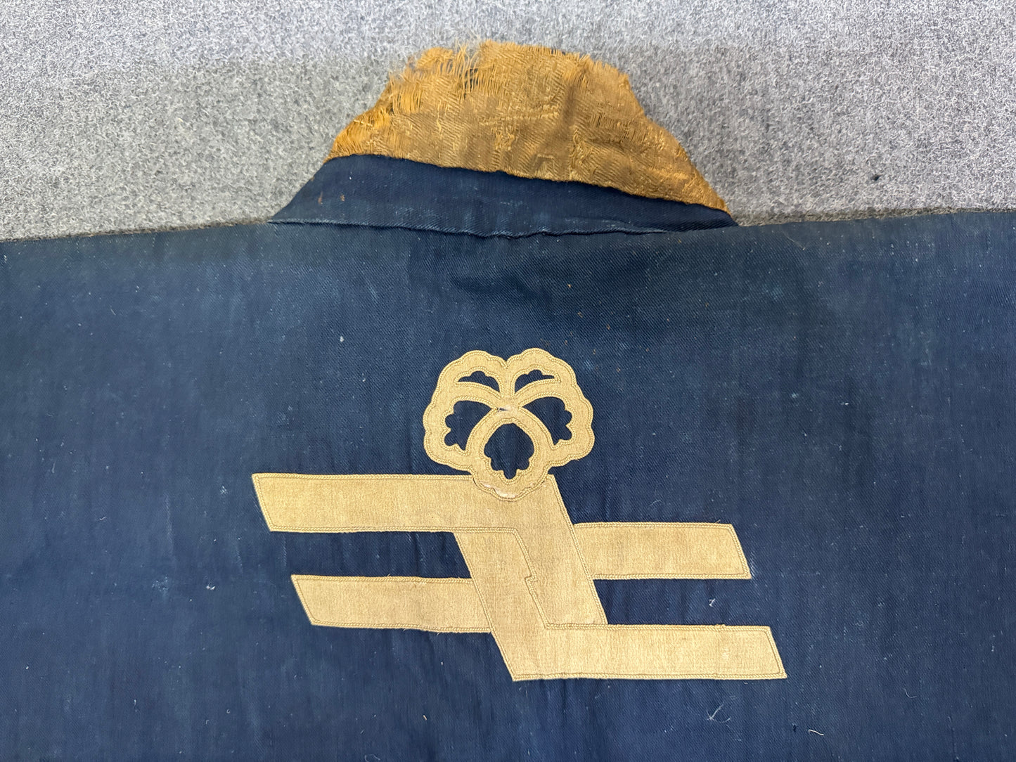Y10246 HAPPI COAT Apron family crest embroidery Edo period Japan antique samurai