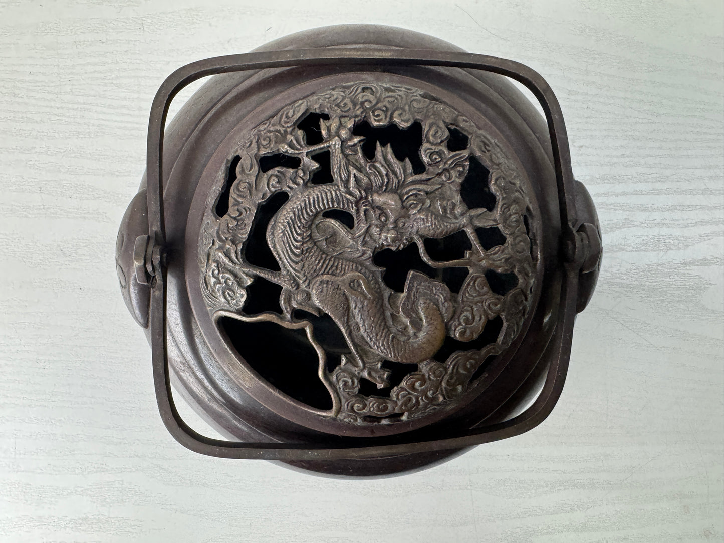 Y10255 KOURO Iron handle Dragon openwork Japan antique incense burner aroma