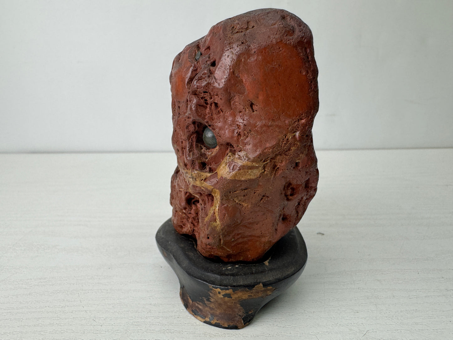 Y10258 OKIMONO Red viewing stone Suiseki wooden base Japan antique interior