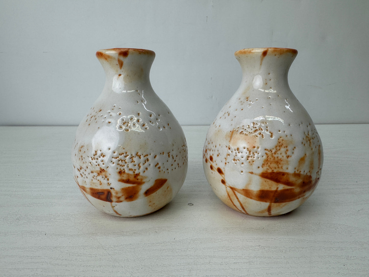 Y10274 CHOUSHI Shino-ware Tokkuri Sake bottle cup set signed box Japan antique