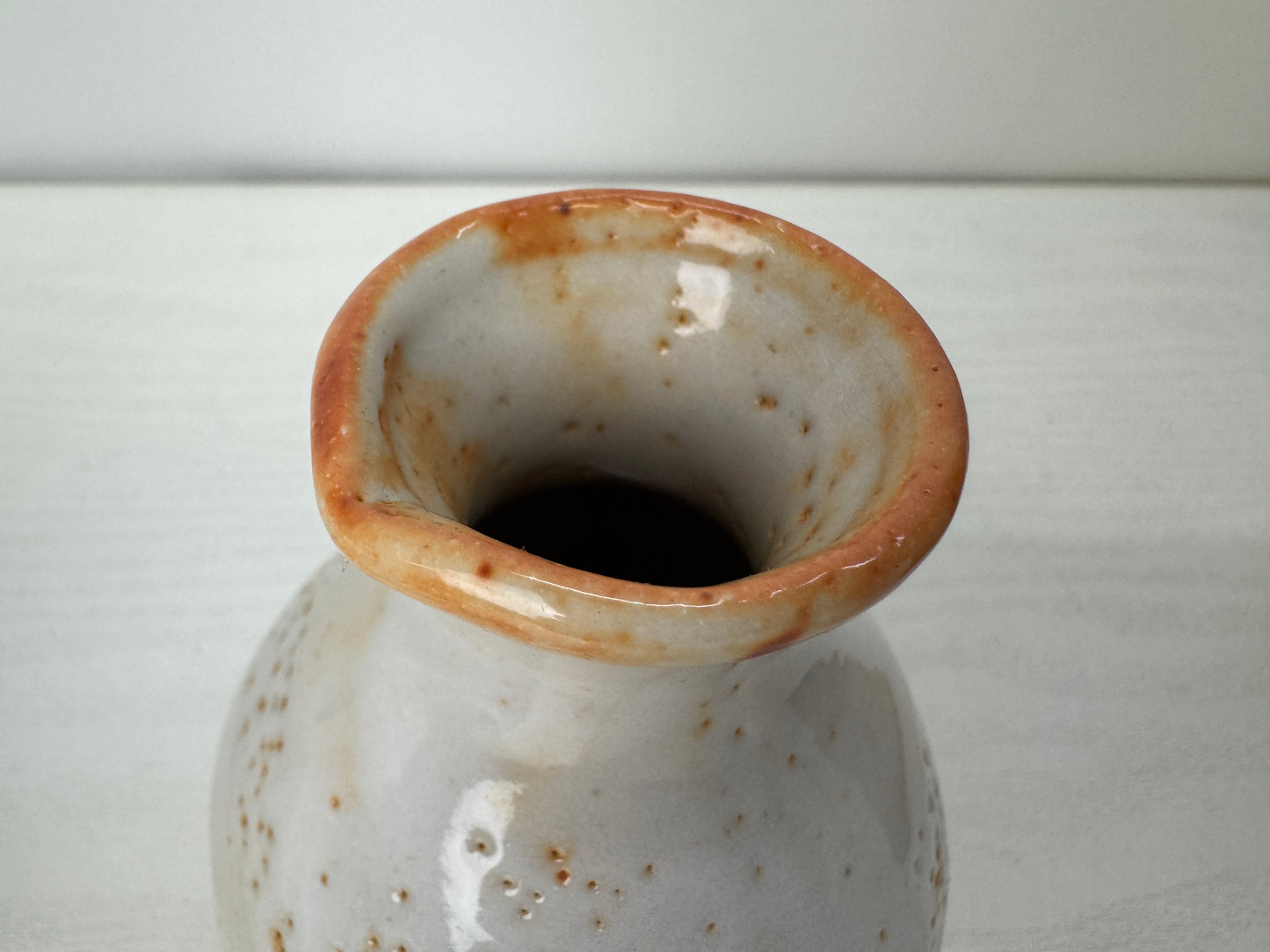 Y10274 CHOUSHI Shino-ware Tokkuri Sake bottle cup set signed box Japan antique