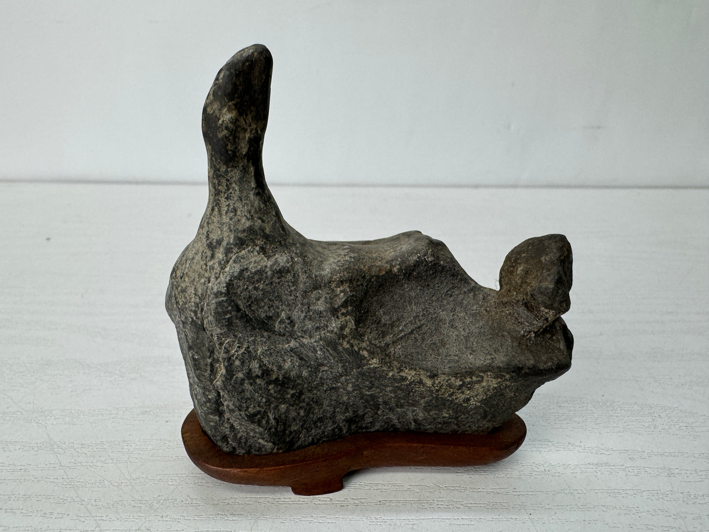 Y10285 OKIMONO Suiseki viewing natural stone wooden stand Japan antique interior