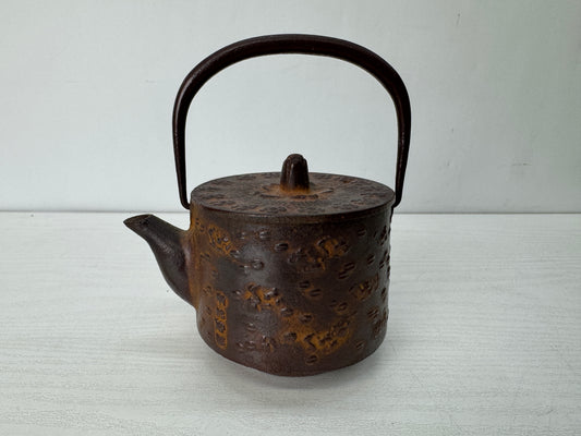 Y10297 TETSUBIN Iron small kettle teapot tea pot signed Sencha Japan antique