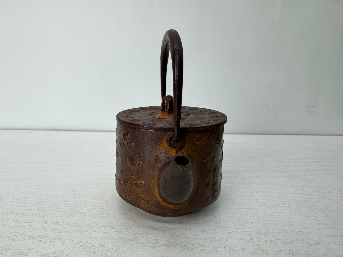 Y10297 TETSUBIN Iron small kettle teapot tea pot signed Sencha Japan antique