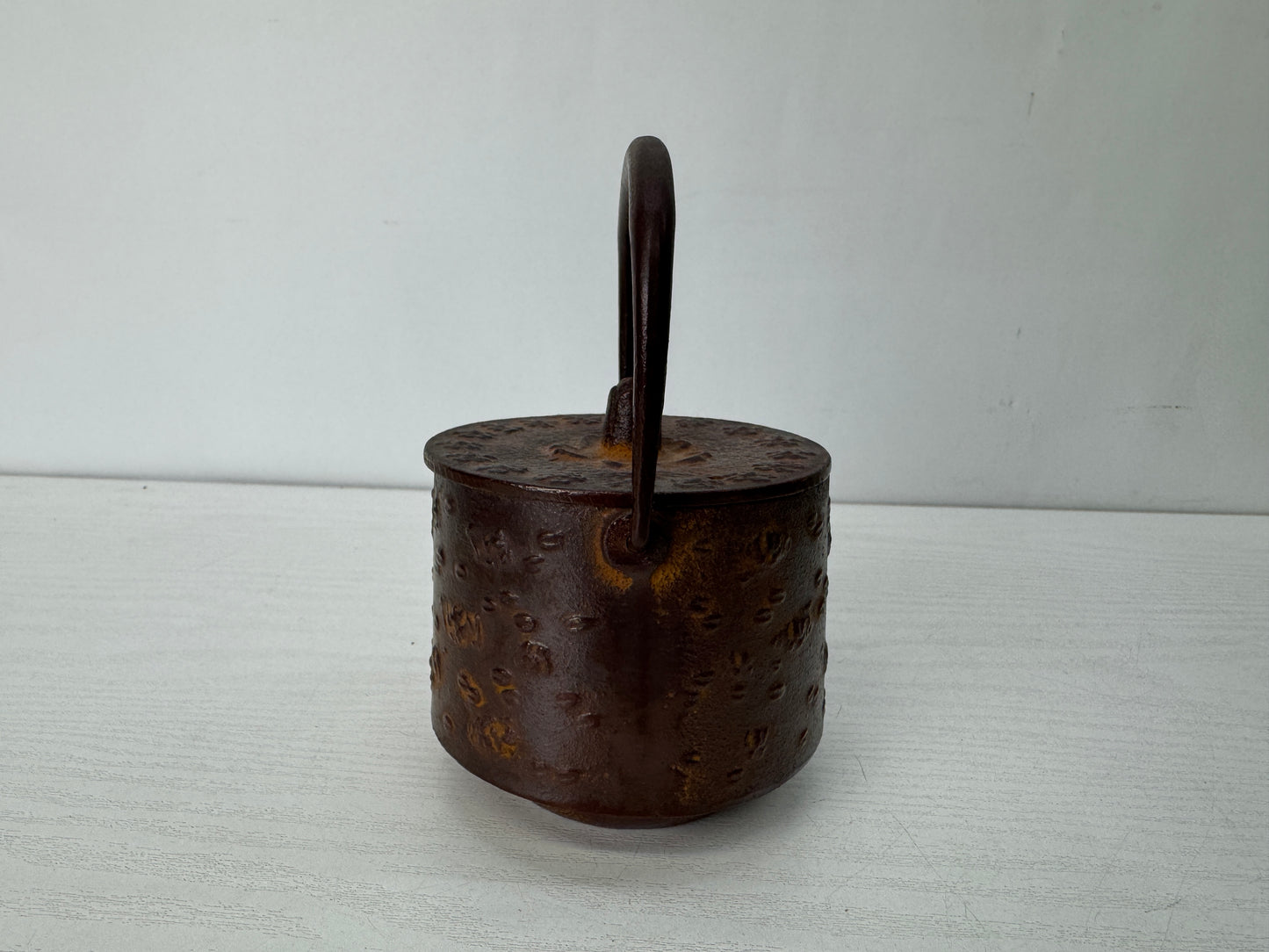 Y10297 TETSUBIN Iron small kettle teapot tea pot signed Sencha Japan antique