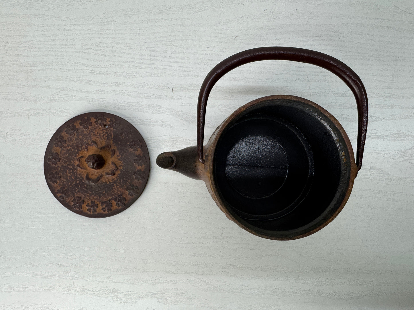 Y10297 TETSUBIN Iron small kettle teapot tea pot signed Sencha Japan antique