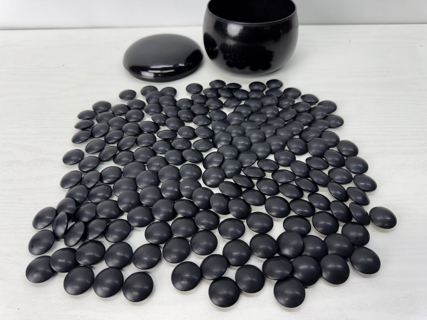 Y10312 GO Clam shell Nachi black Igo stones box Japan antique strategy game