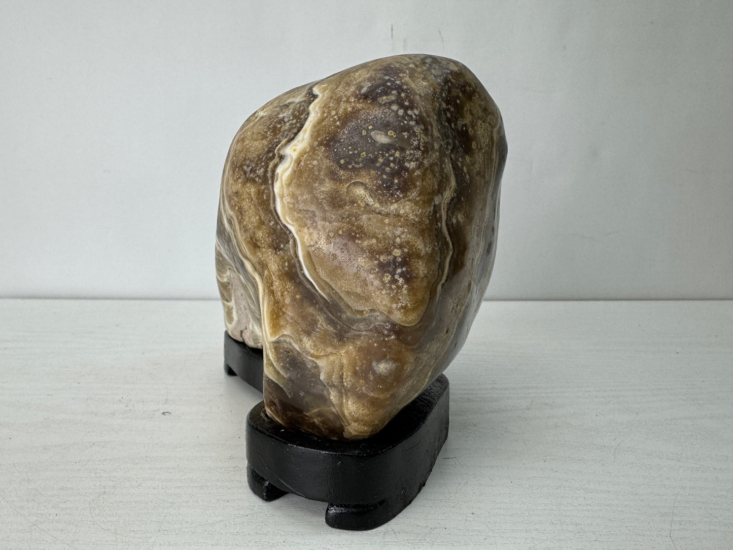 Y10347 OKIMONO Striped Agate natural viewing stone wooden stand Japan antique