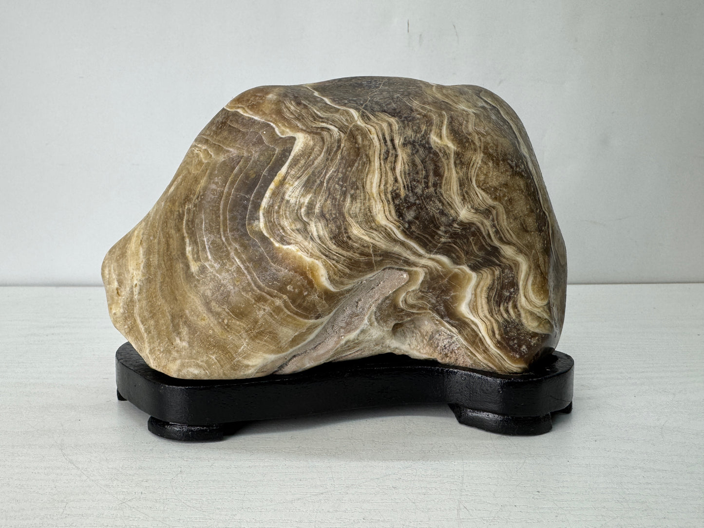 Y10347 OKIMONO Striped Agate natural viewing stone wooden stand Japan antique
