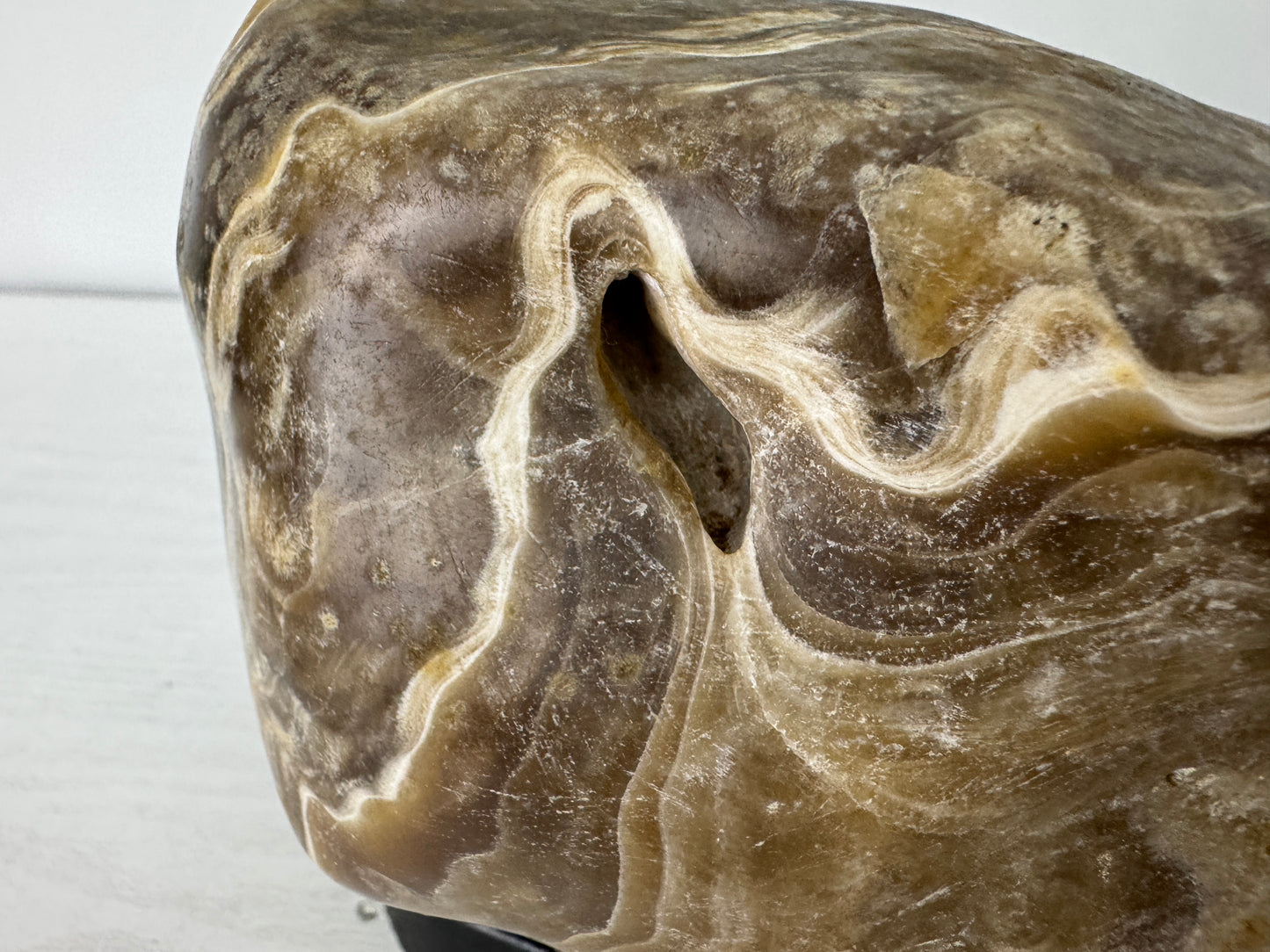 Y10347 OKIMONO Striped Agate natural viewing stone wooden stand Japan antique
