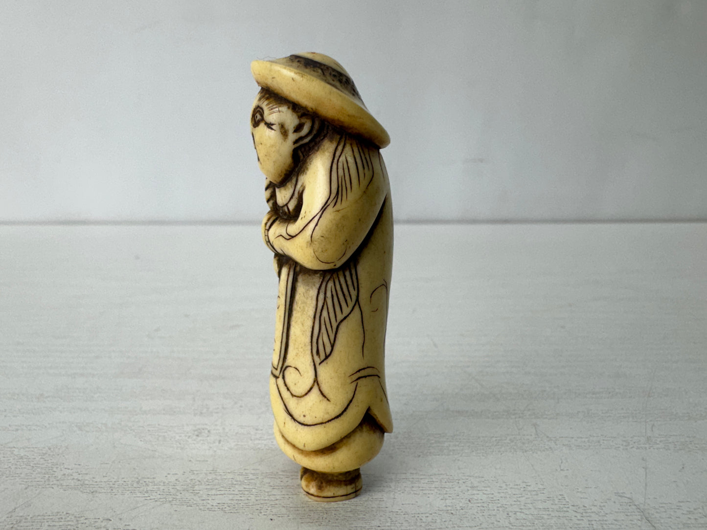 Y10386 NETSUKE Dutchman Kotsu material Japan antique kimono accessory sagemono