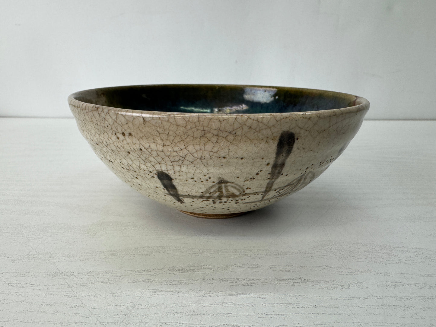 Y10391 CHAWAN Oribe-ware flat bowl signed Japan antique tea ceremony pottery cup