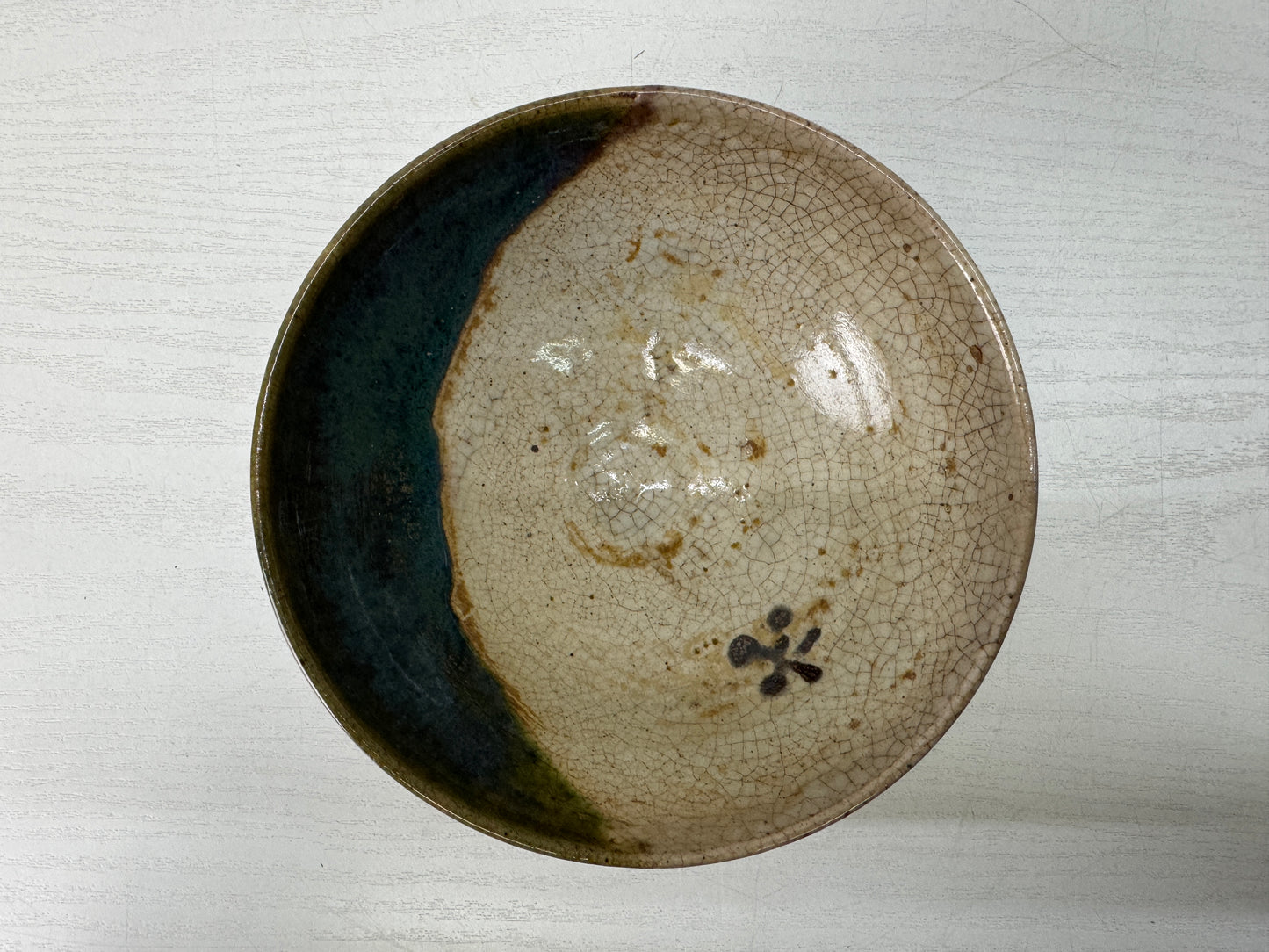 Y10391 CHAWAN Oribe-ware flat bowl signed Japan antique tea ceremony pottery cup