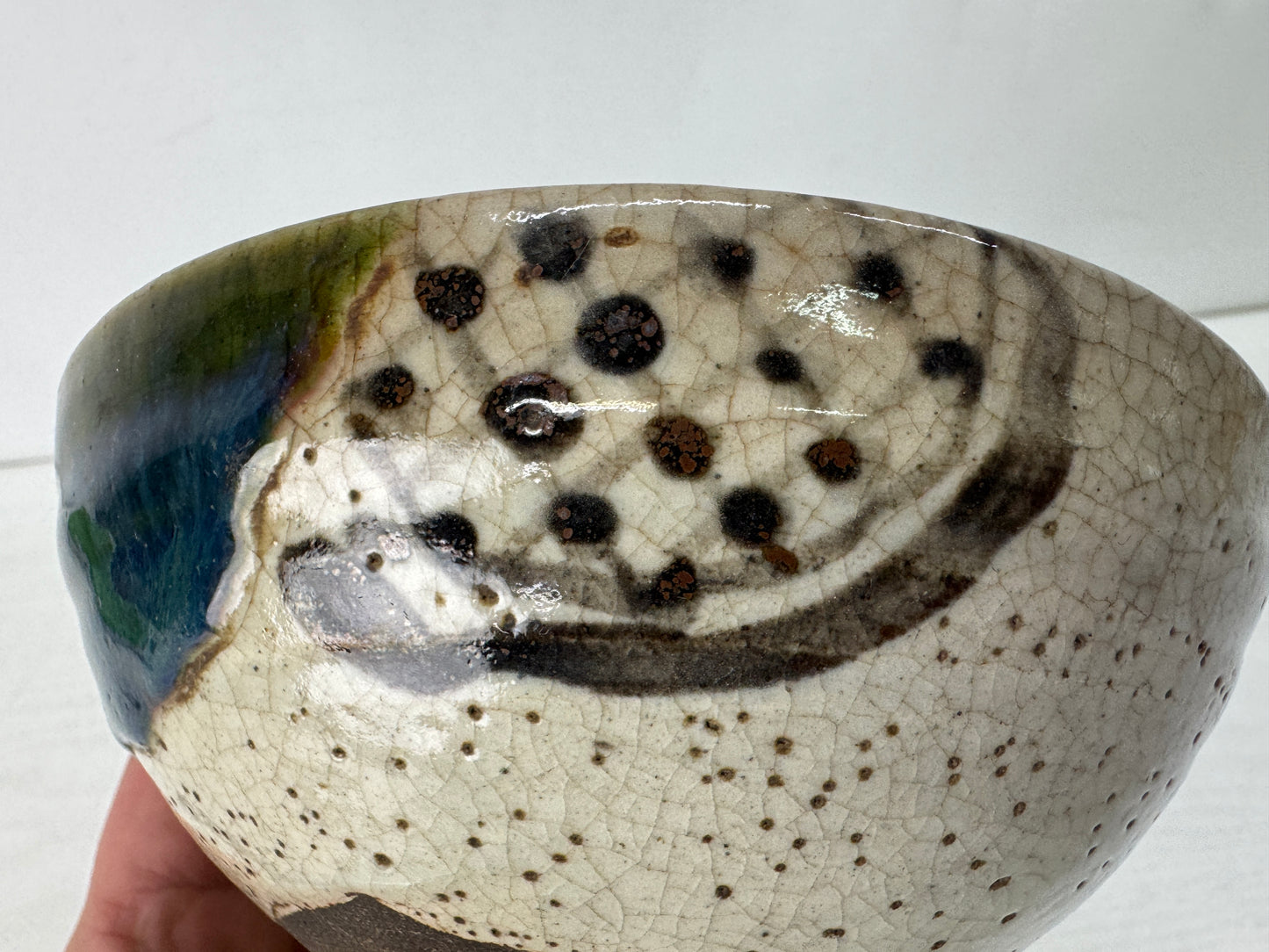 Y10391 CHAWAN Oribe-ware flat bowl signed Japan antique tea ceremony pottery cup