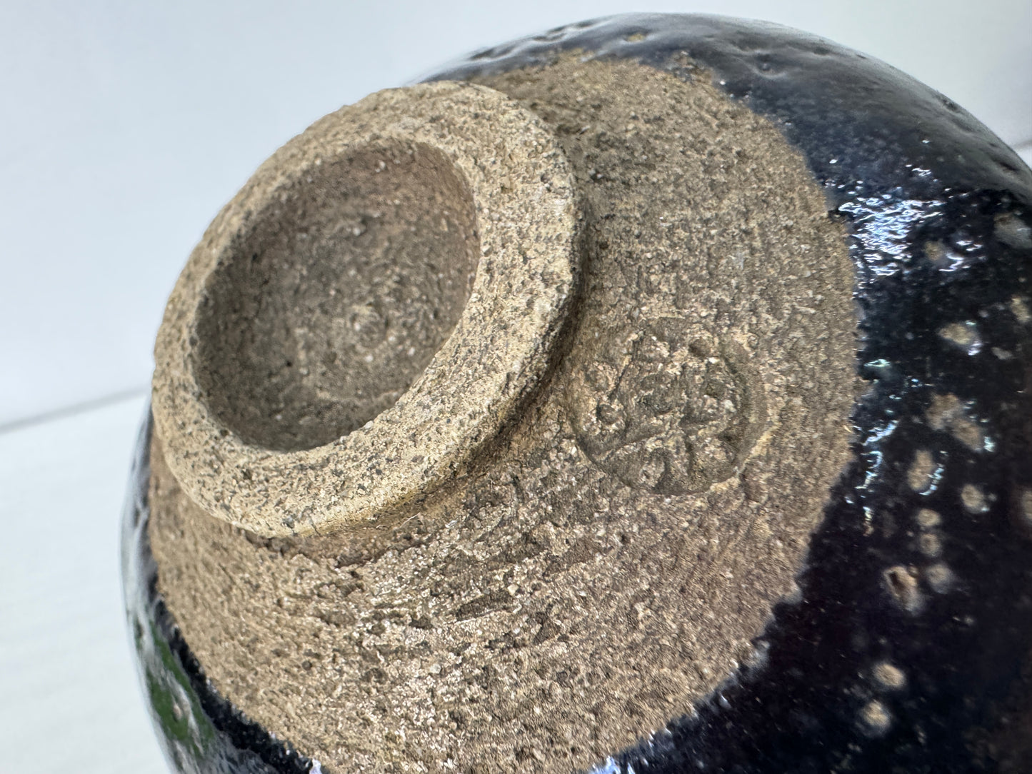Y10394 CHAWAN Raku-ware black bowl signed Japan antique tea ceremony pottery cup
