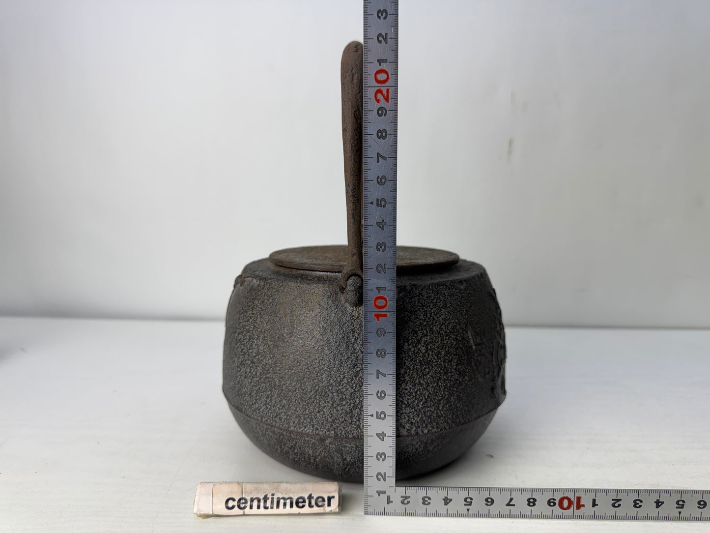Y10418 TETSUBIN Nambu Iron teapot pot cherry blossom tree signed Japan antique