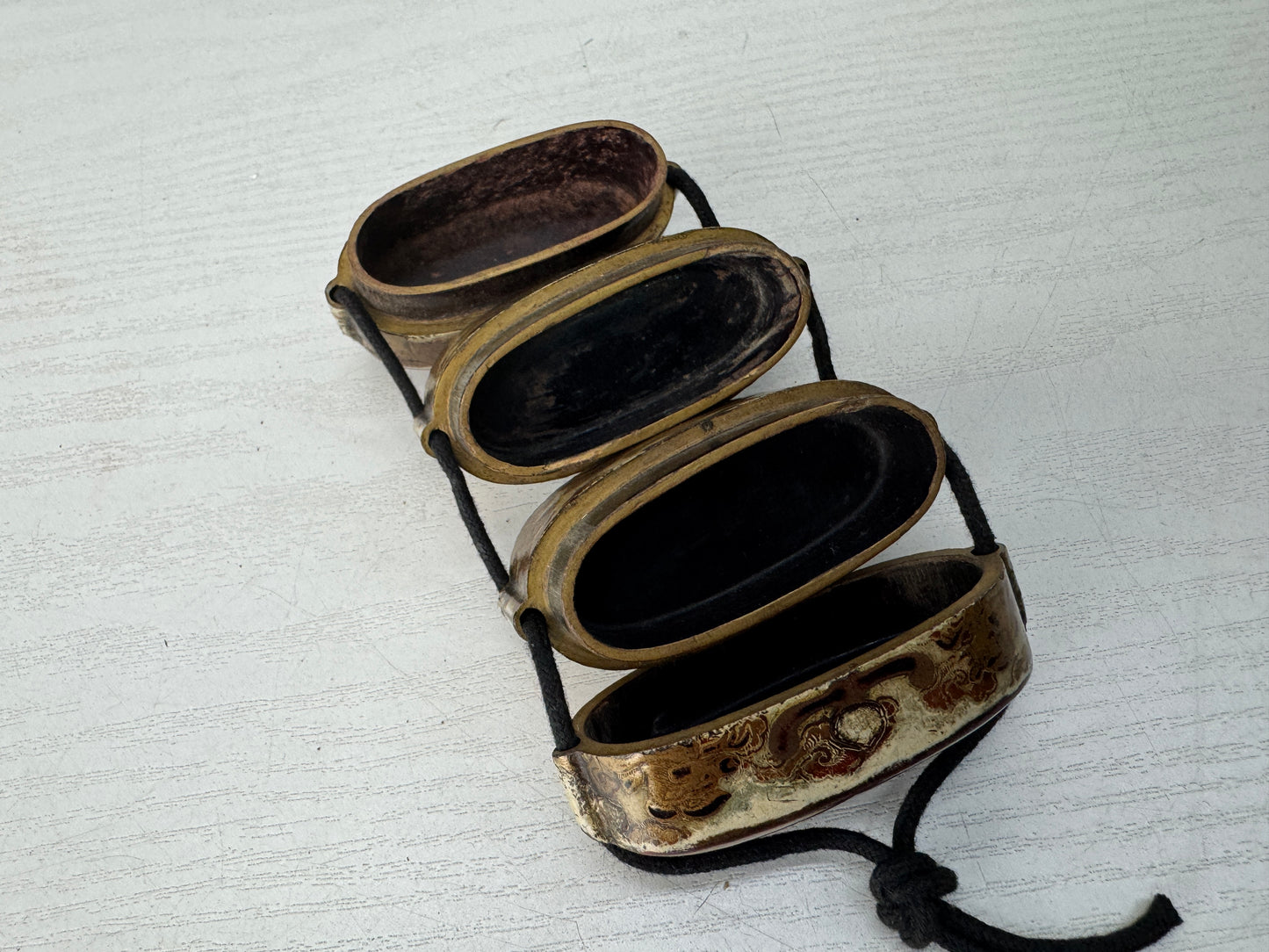 Y10437 INROU Makie Pill box case Cloud Dragon Japan antique kimono accessory