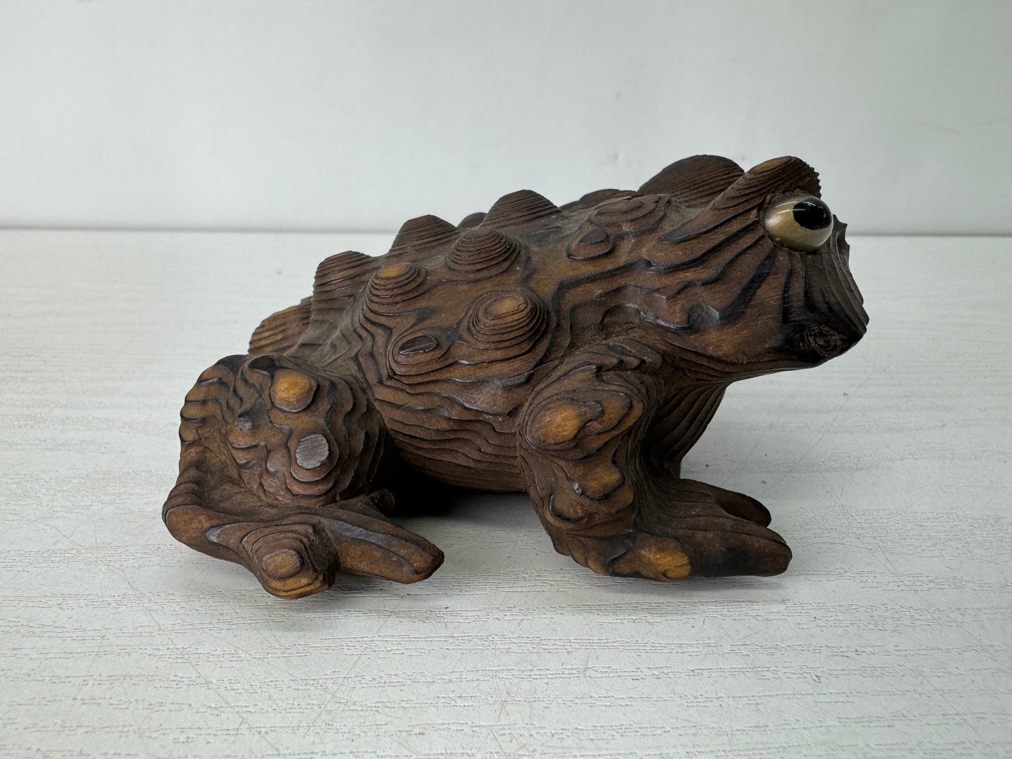 Y10440 OKIMONO wood carving Frog figurine beautiful eyes Japan antique figure